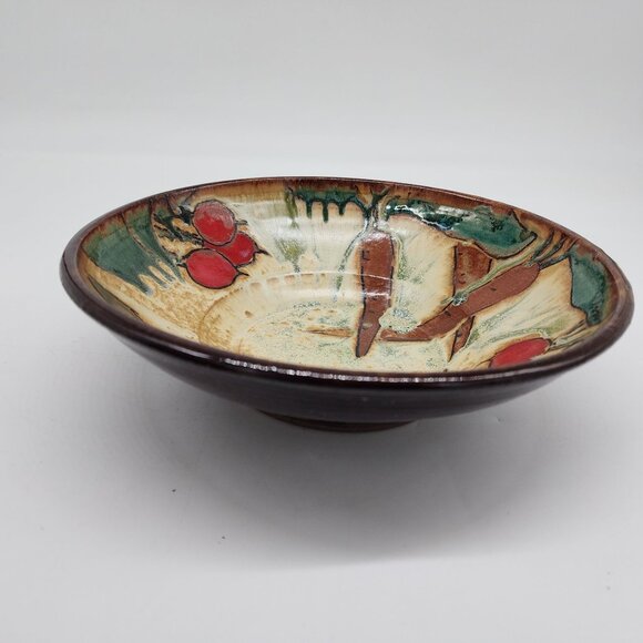 Signed Studio Pottery Bowl Bowl Vegetables Carrots Peas Radishes 9.5" - Picture 3 of 8
